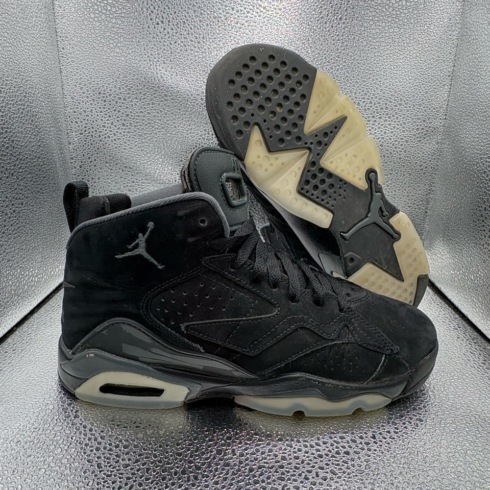 Air Jordan MVP Chrome Anthracite Black Sneakers, Size 6Y / 7.5W DZ5577-001